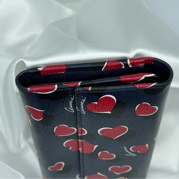 GUCCI Heartbeat Valentines Collection Heart Print Long Wallet - Picture 5 of 6